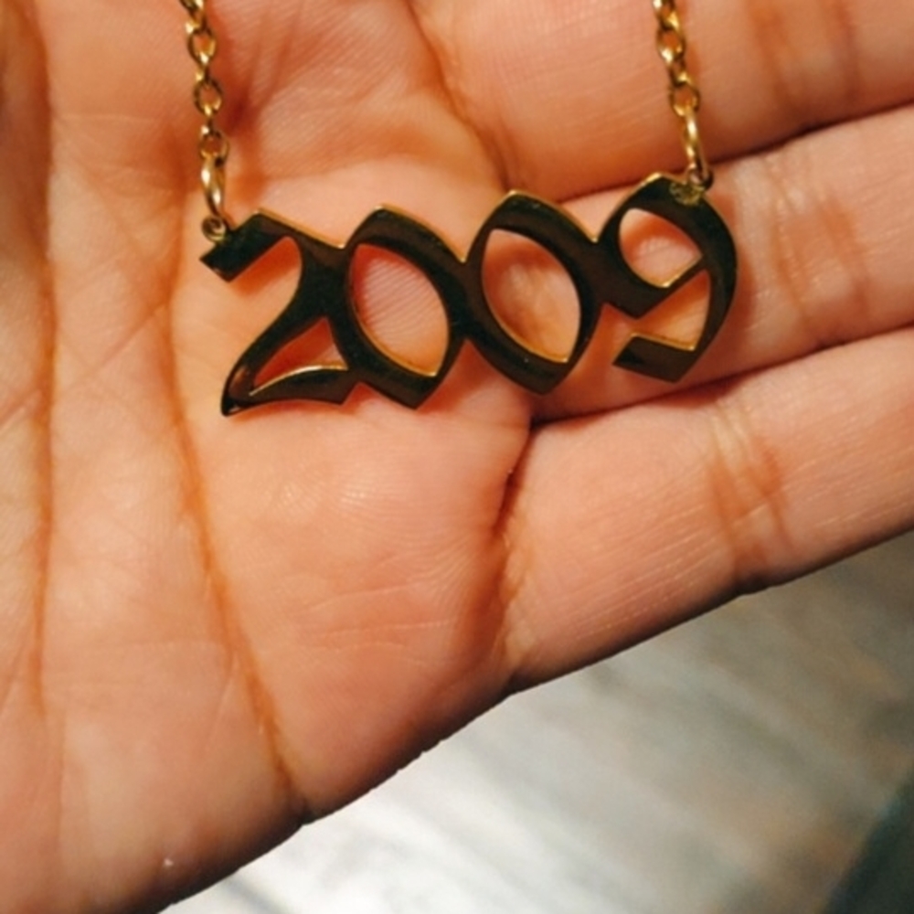 SHEIN Gold '2009' Necklace